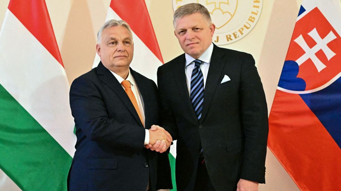Orbán Viktor és Robert Fico történelmi jelentőségű helyszínen találkozik