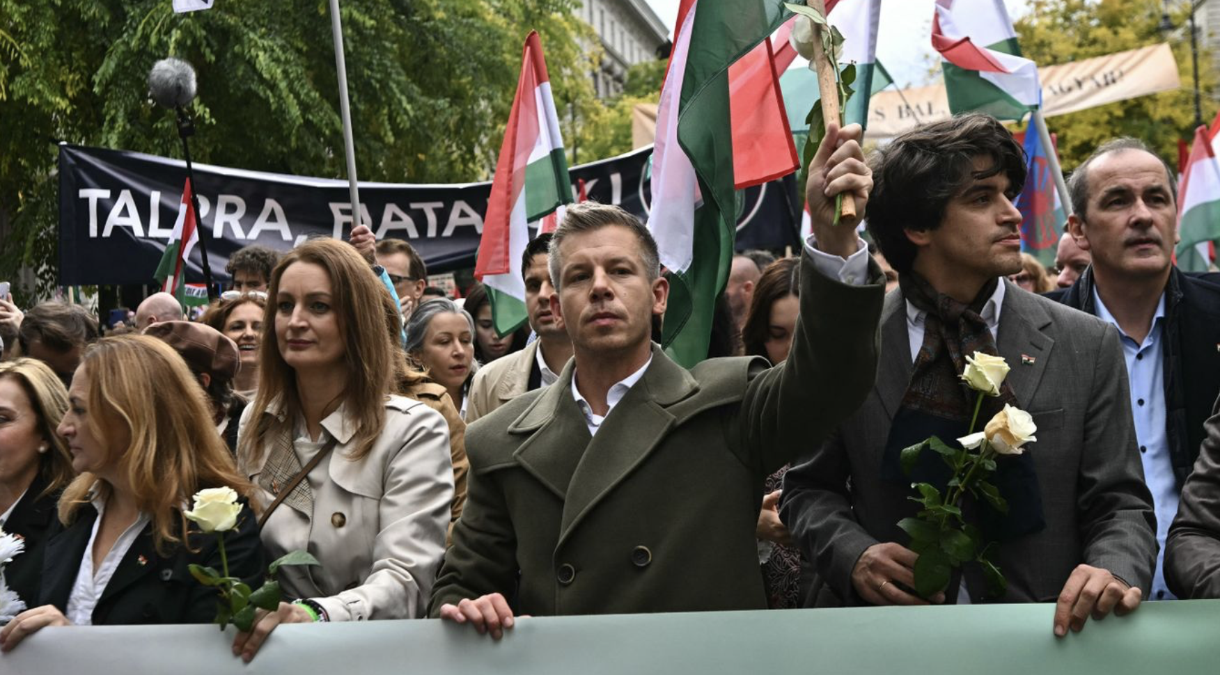 Feszültség a Tisza Pártban: Magyar Péter és kampányfőnöke összekülönbözött