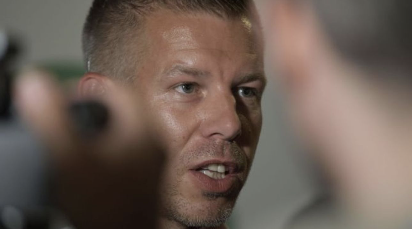 Magyar Péter perrel fenyegeti azokat az újságokat, akik írnak a Tisza kiszivárgott megszorításairól