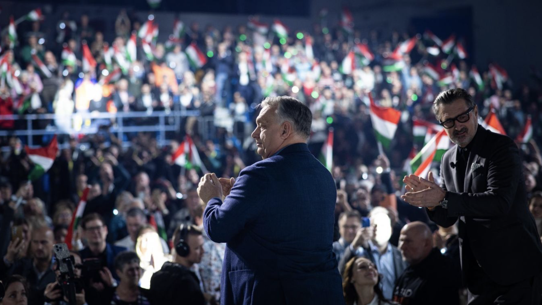 Orbán Viktor: Magyarország csak erős vezetéssel kerülheti el a háborút