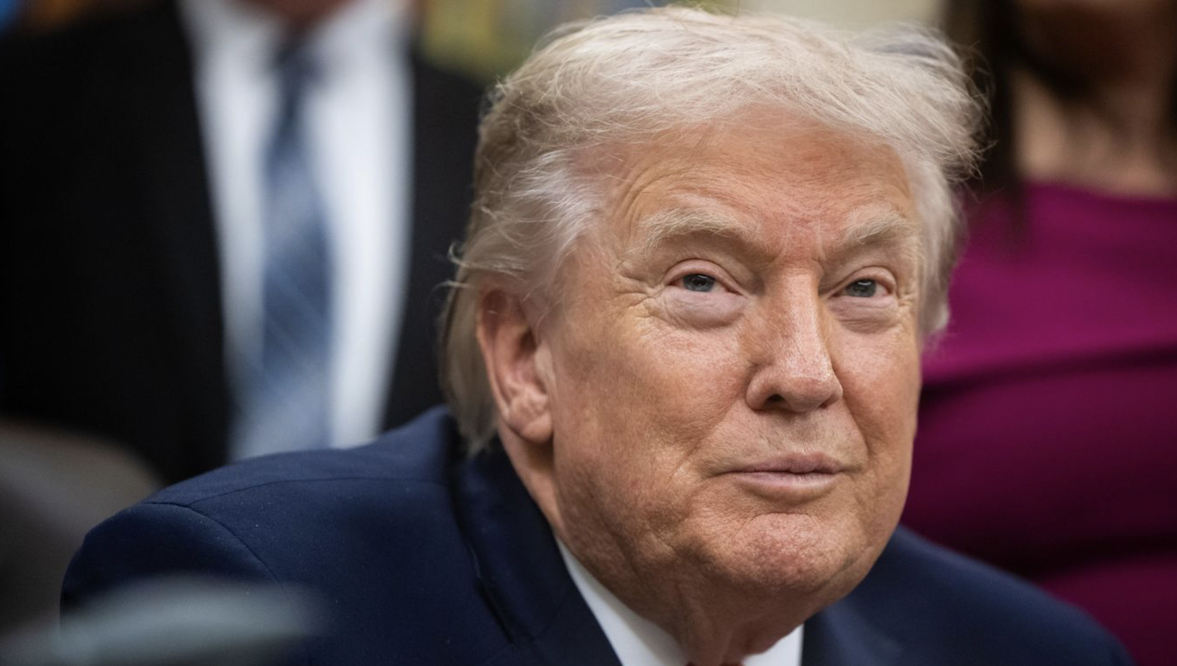 Trump több milliárd dollárra perli a BBC-t