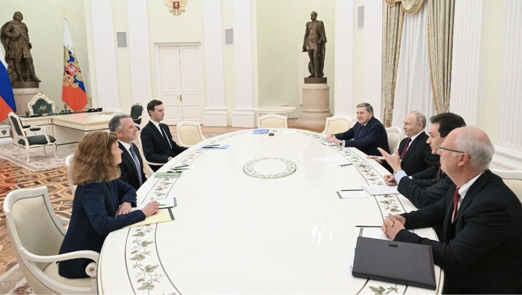 Putyin különmegbízottja Miamiba utazik, Trump embereivel tárgyal