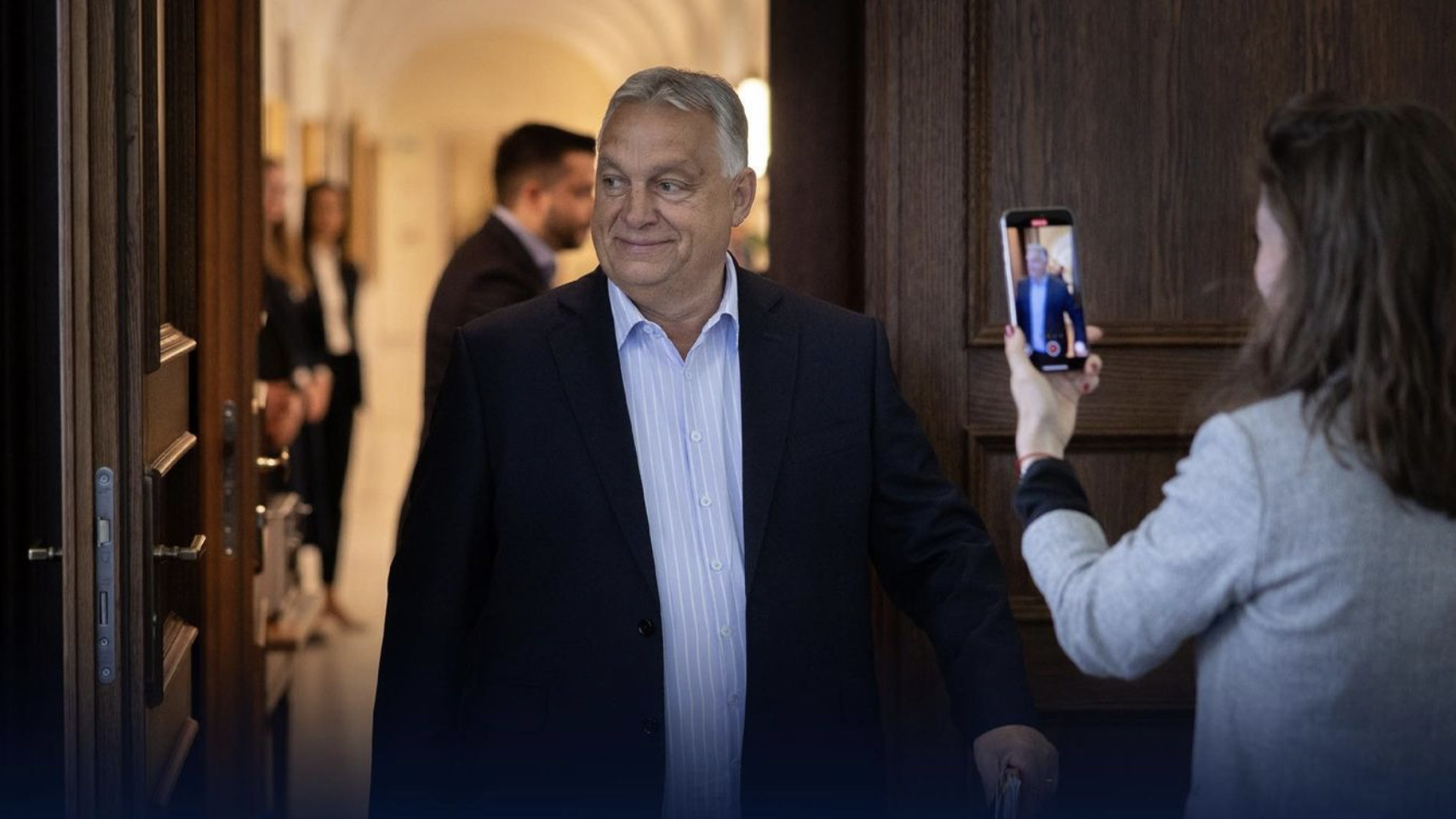 Közösségi média verseny decemberben: Orbán Viktor erősített, Instagramon is visszavette a vezetést