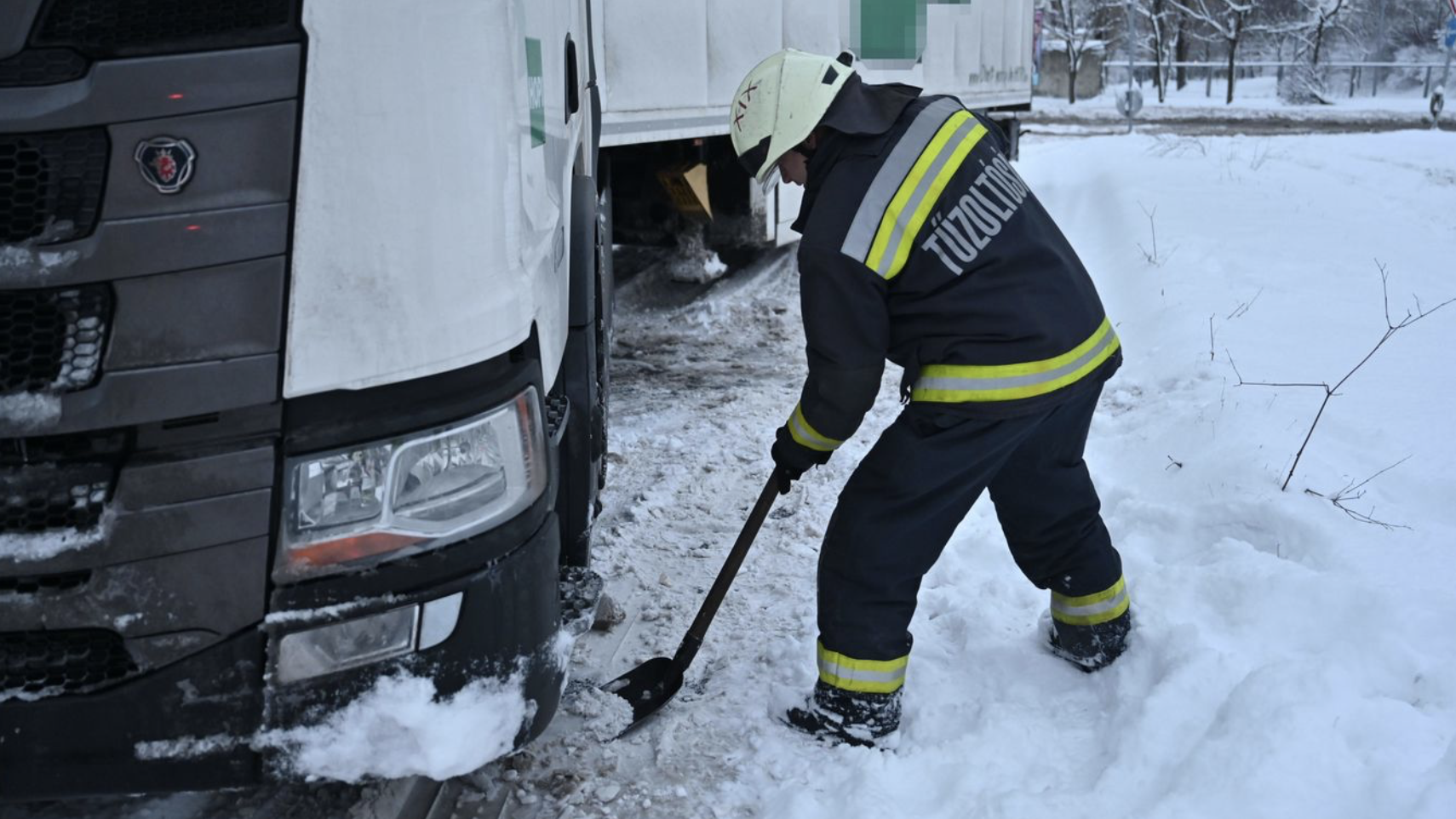 Újabb havazás és rendkívüli hideg érkezik, teljes készültségben a hatóságok
