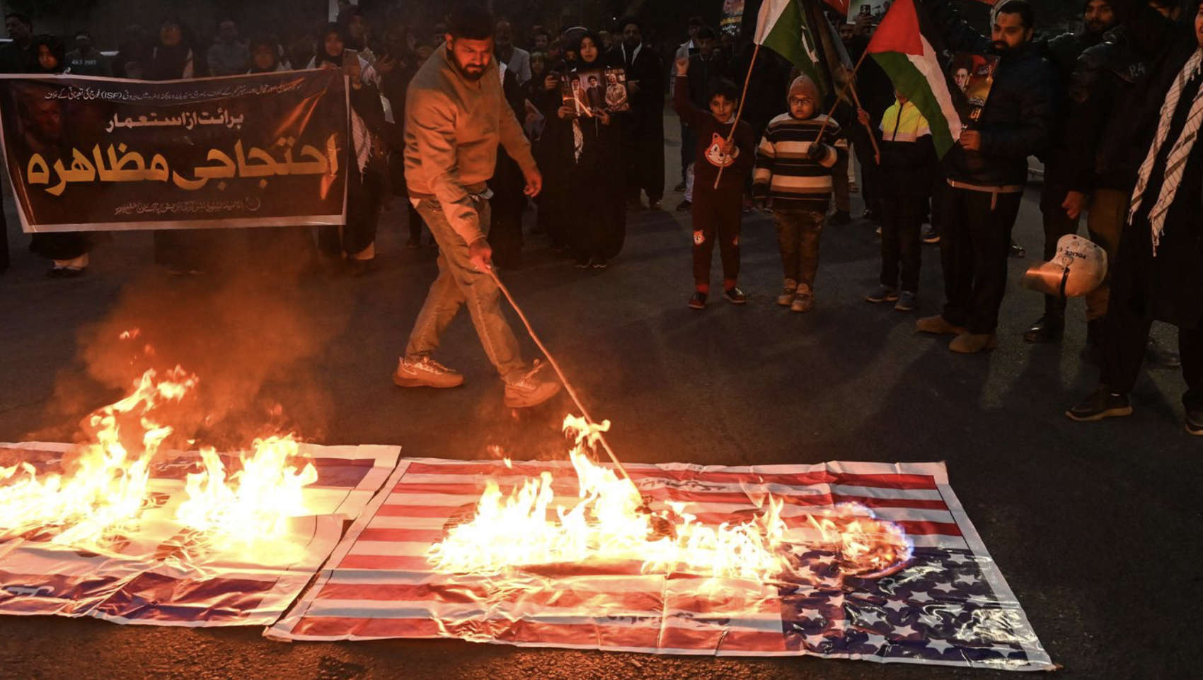 Több mint ötszáz halálos áldozata van az iráni tüntetéseknek